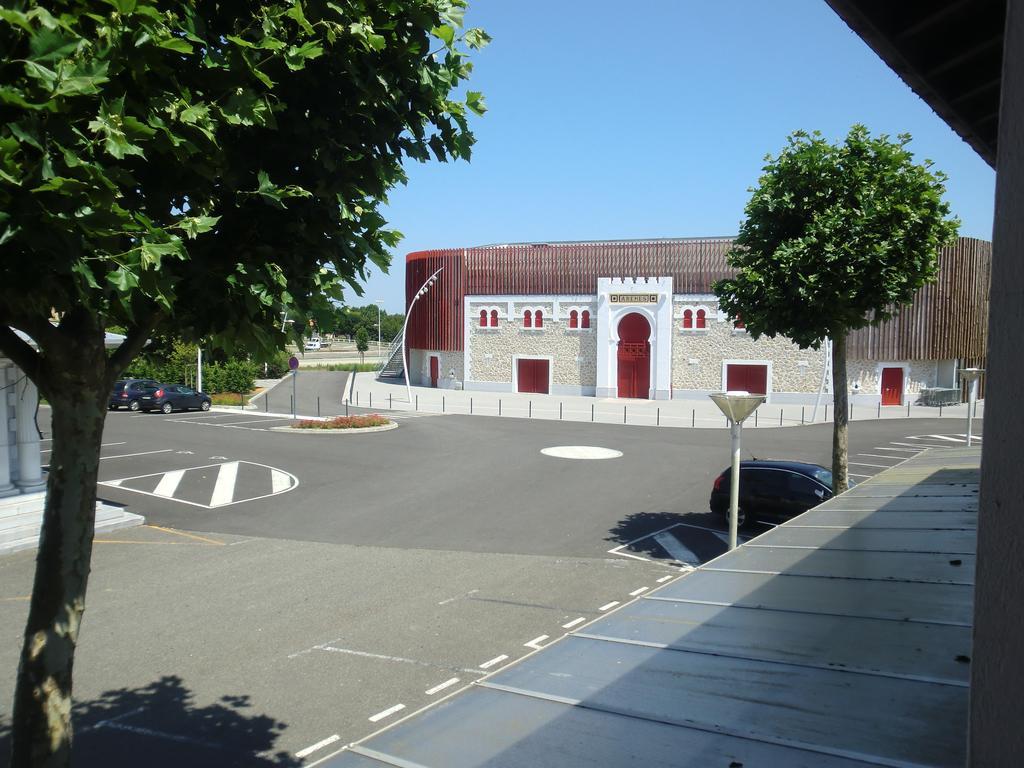 Hotel Bar Des Arenes Pontonx-sur-lʼAdour Exterior foto